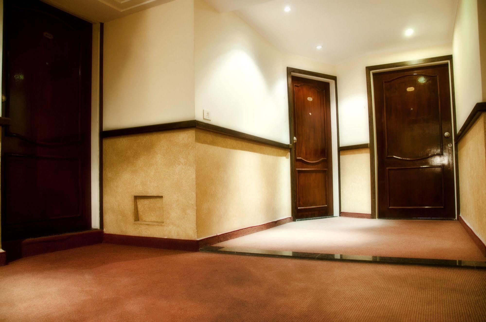Marble Tower Hotel 3*